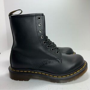 NIB Dr. Martens 1460 Slip Resistant Black Leather Lace-Up Boots Women’s Size 6
